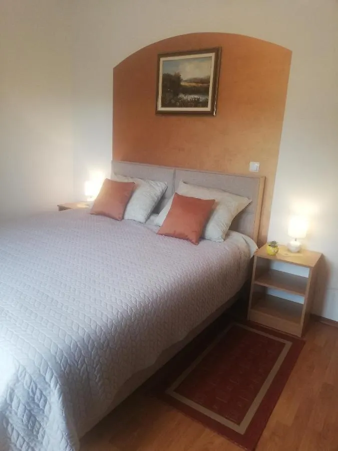 Guest House Surina Rupa