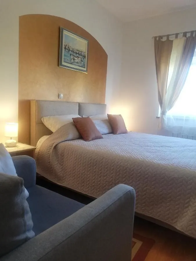 Guest House Surina Rupa