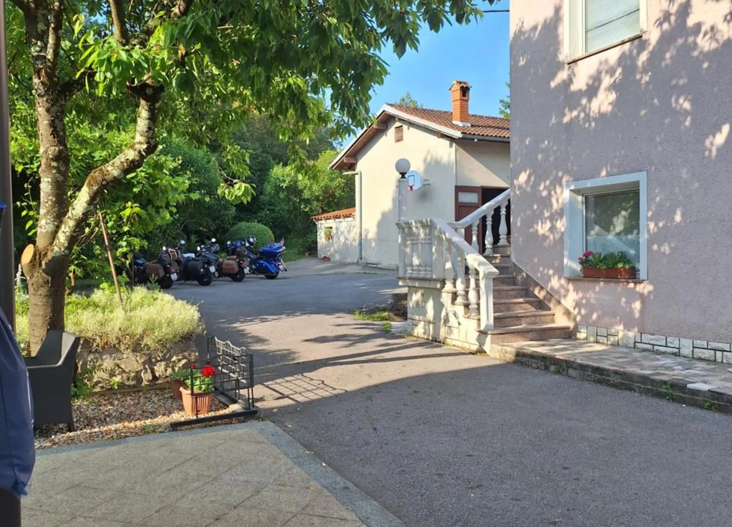 Guest House Surina Rupa