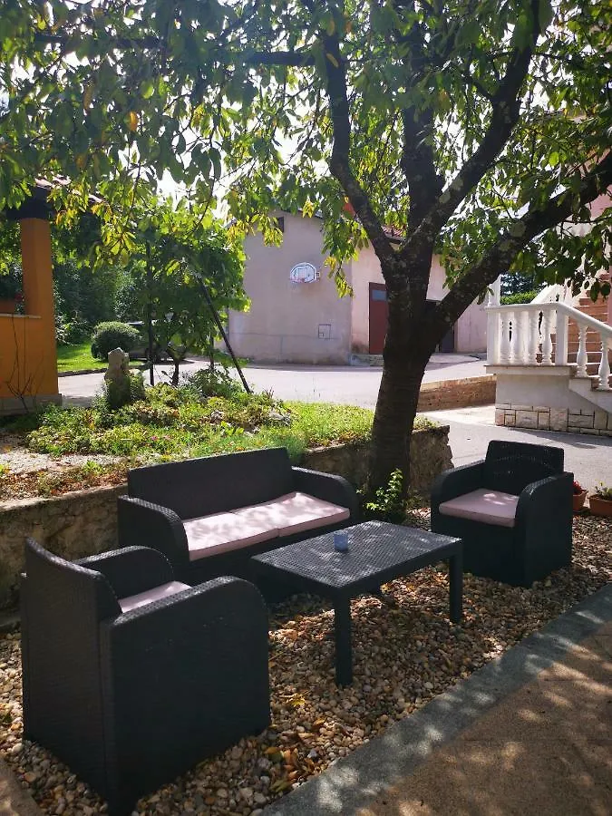 Guest House Surina Rupa